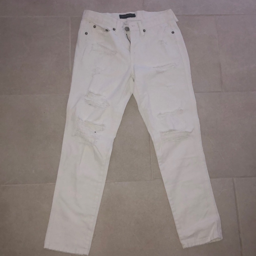 Cute Aeropostale white boyfriend jeans